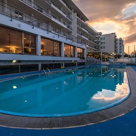 怡东大酒店 西尼加利亚