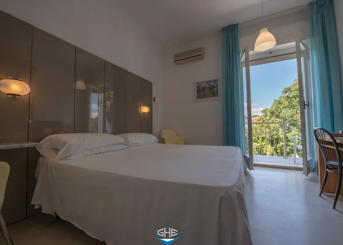 Grand Excelsior Hotel 4*